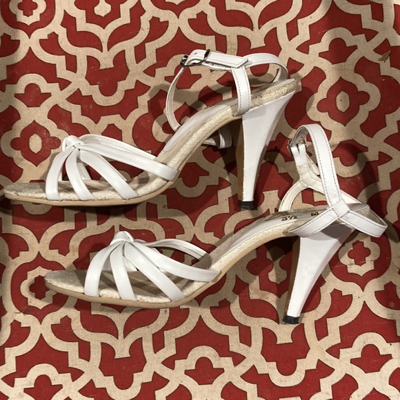 VNTG Miniatures by Cinderella of Boston, White Sandals with 3” heels, Sz 3 1/2 M - Picture 3 of 9